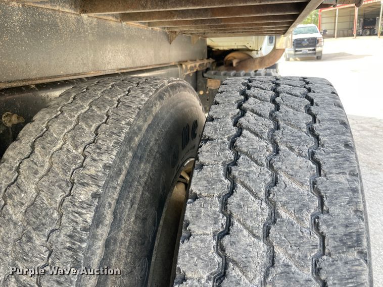 image for item JQ9409 2007 International 7400  dump truck