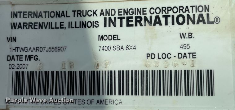 image for item JQ9409 2007 International 7400  dump truck