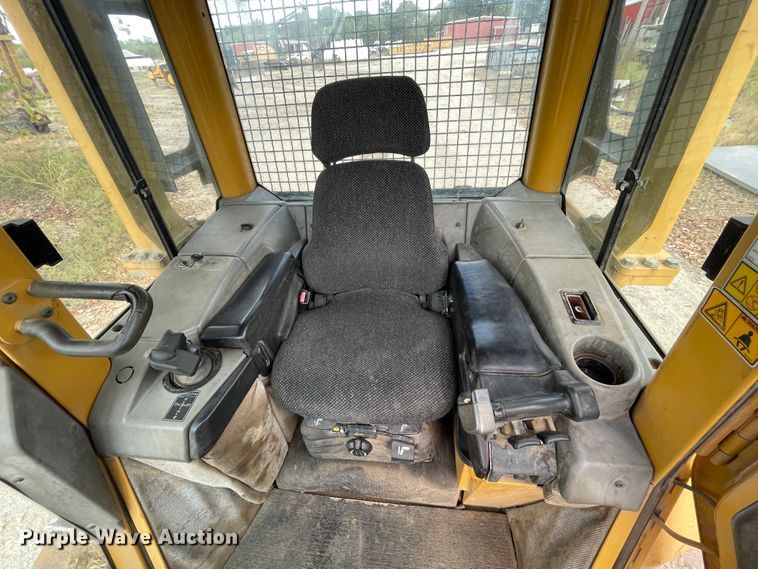 image for item JQ9412 2005 Caterpillar D5N XL  dozer