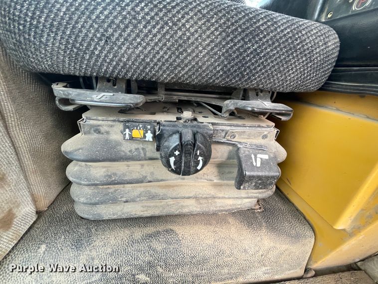 image for item JQ9412 2005 Caterpillar D5N XL  dozer