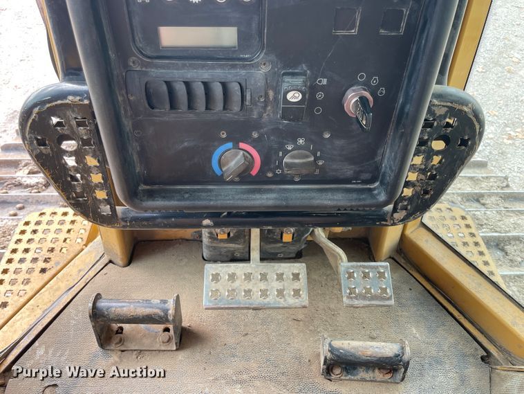 image for item JQ9412 2005 Caterpillar D5N XL  dozer