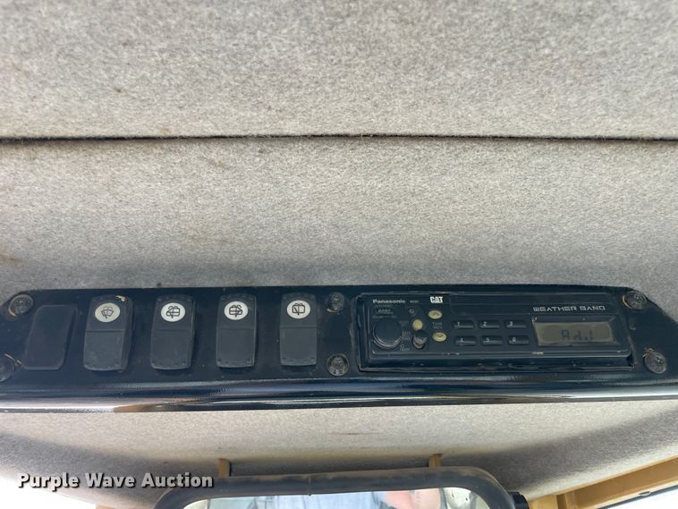 image for item JQ9412 2005 Caterpillar D5N XL  dozer