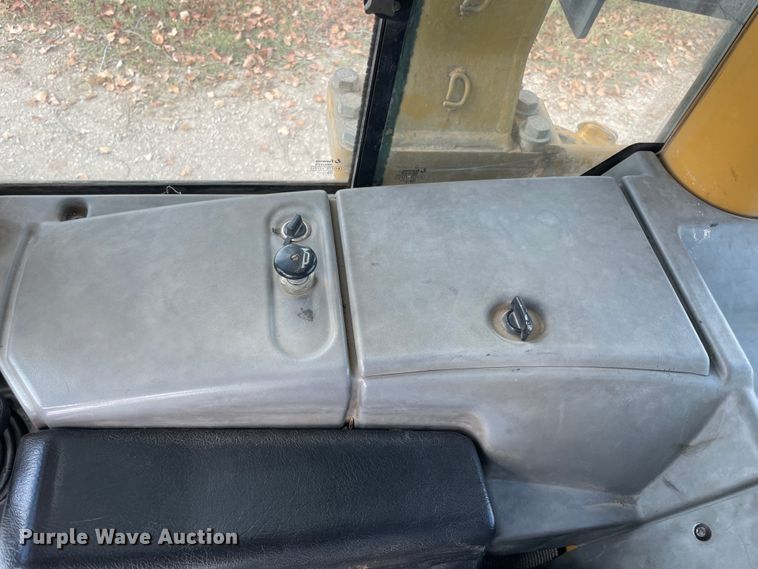 image for item JQ9412 2005 Caterpillar D5N XL  dozer