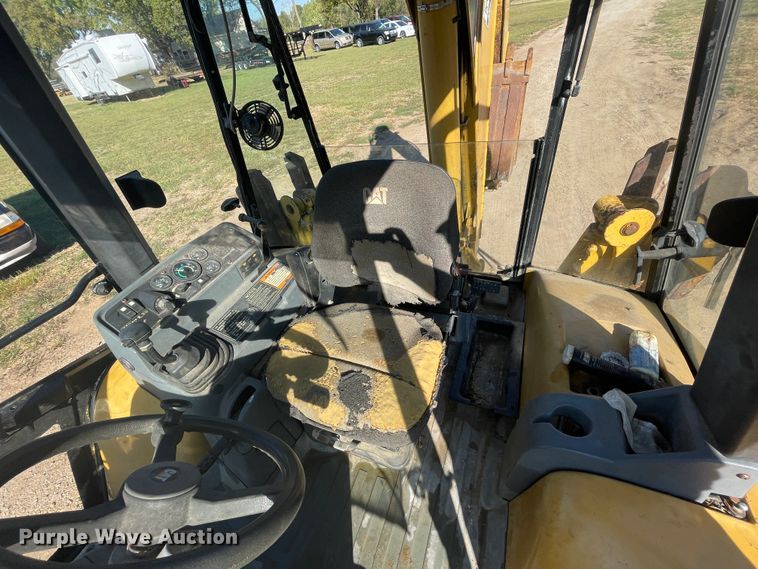 image for item JQ9419 2000 Caterpillar 426C  backhoe
