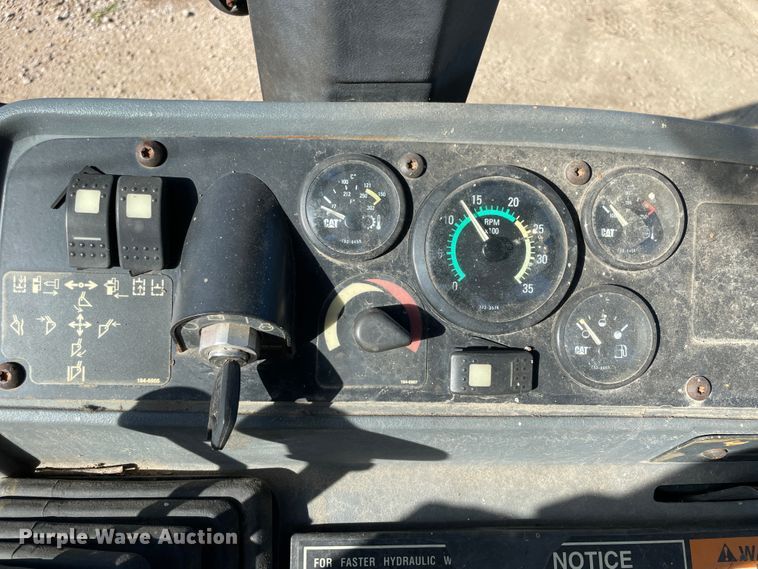 image for item JQ9419 2000 Caterpillar 426C  backhoe