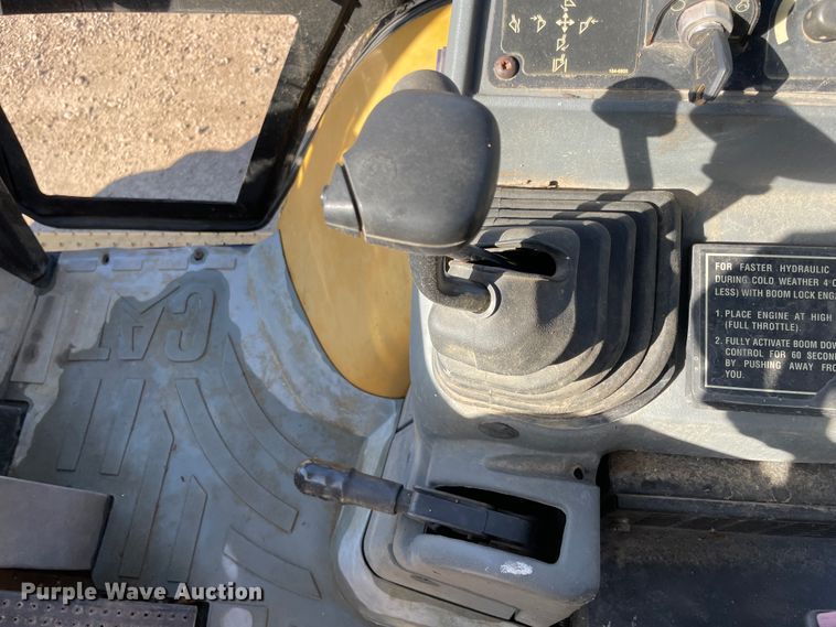 image for item JQ9419 2000 Caterpillar 426C  backhoe