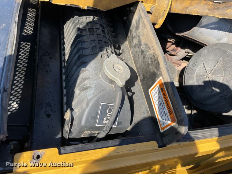 image for item JQ9419 2000 Caterpillar 426C  backhoe