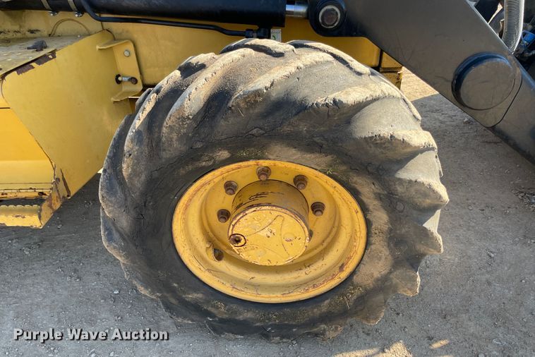 image for item JQ9419 2000 Caterpillar 426C  backhoe