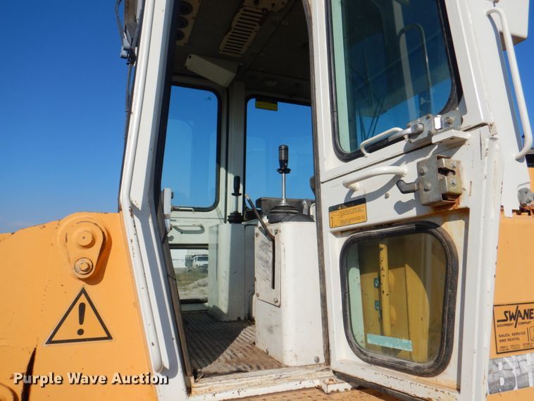 image for item JS9180 Liebherr LR611  track loader