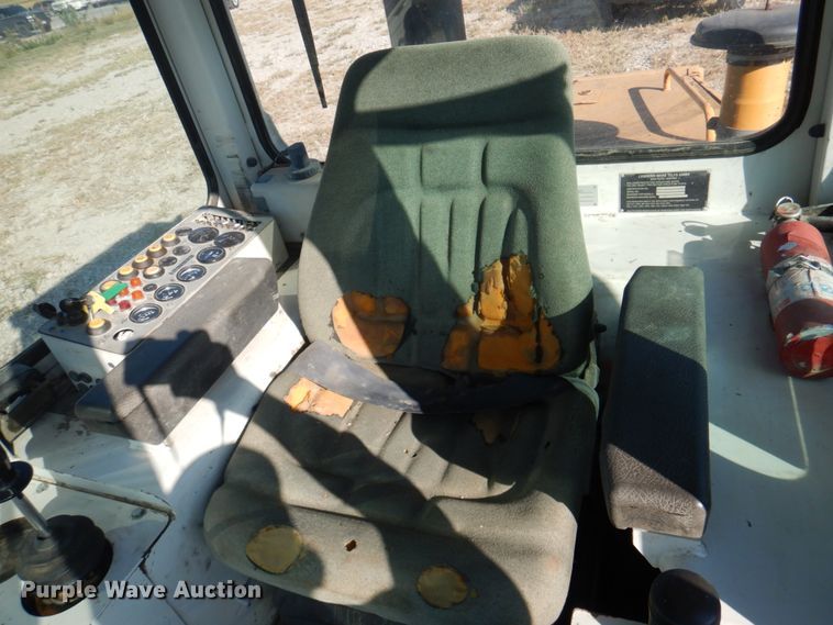 image for item JS9180 Liebherr LR611  track loader