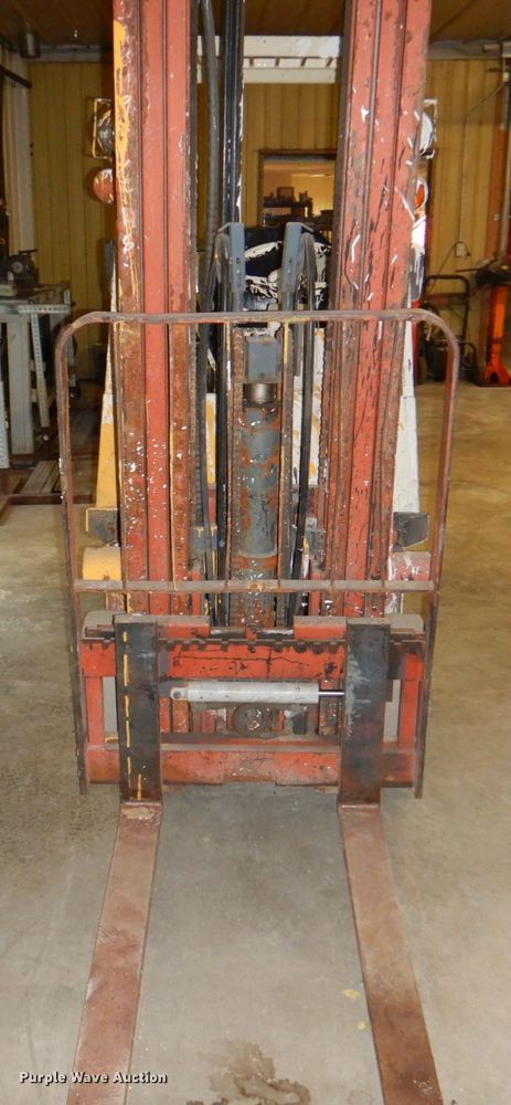 image for item JS9182 Nissan 30  forklift