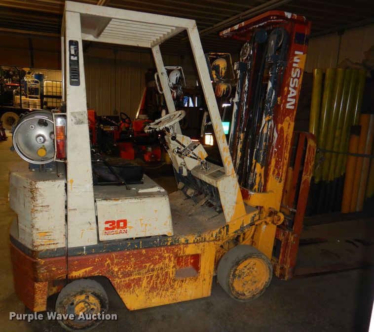 image for item JS9182 Nissan 30  forklift