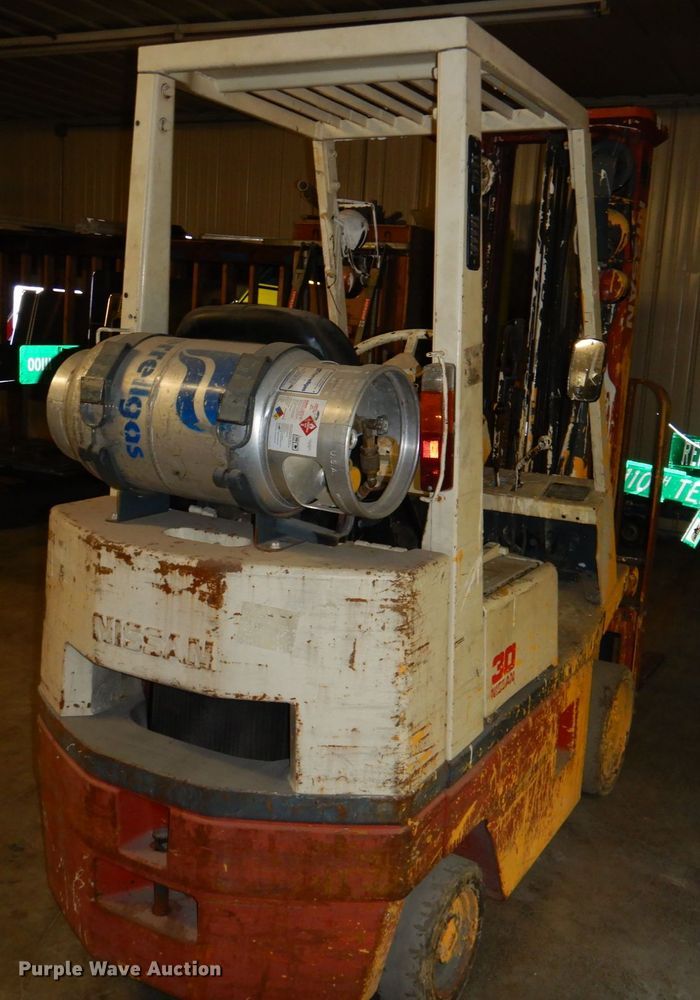 image for item JS9182 Nissan 30  forklift