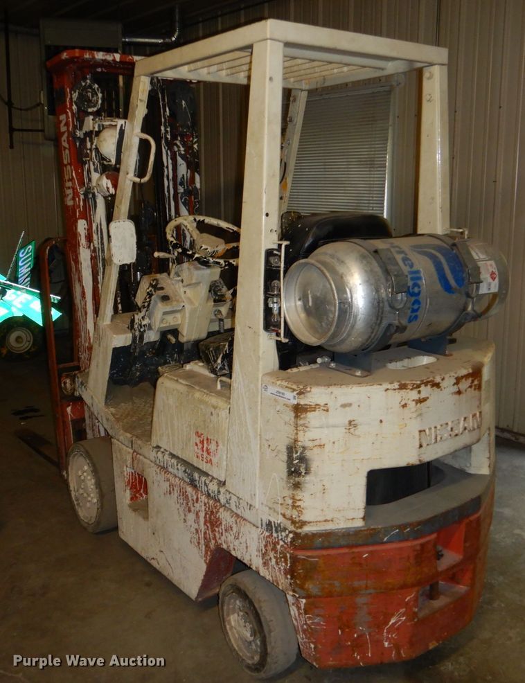 image for item JS9182 Nissan 30  forklift