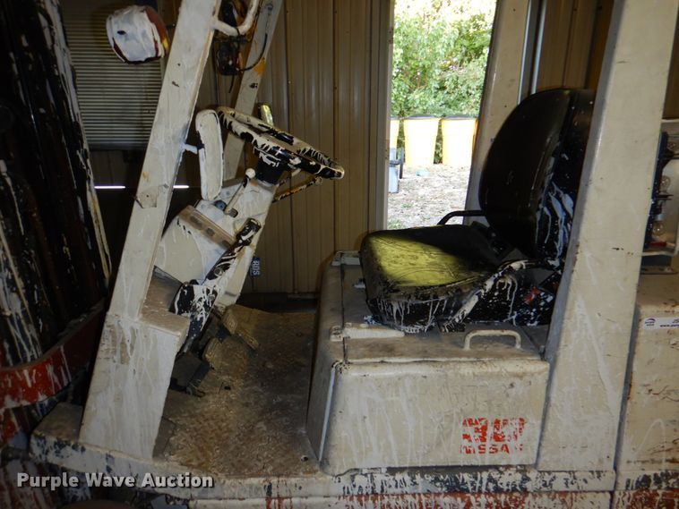 image for item JS9182 Nissan 30  forklift