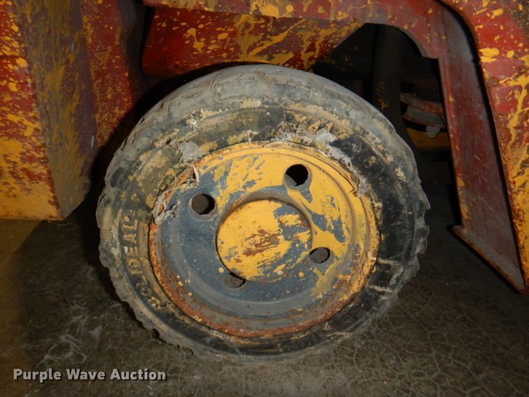 image for item JS9182 Nissan 30  forklift