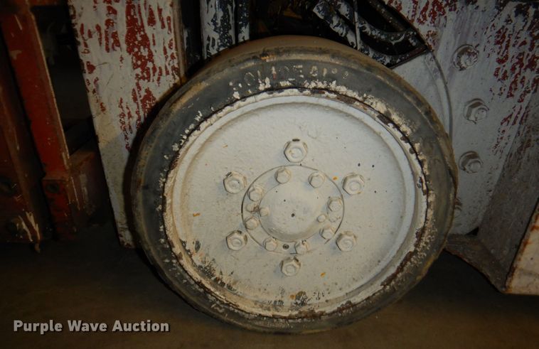 image for item JS9182 Nissan 30  forklift