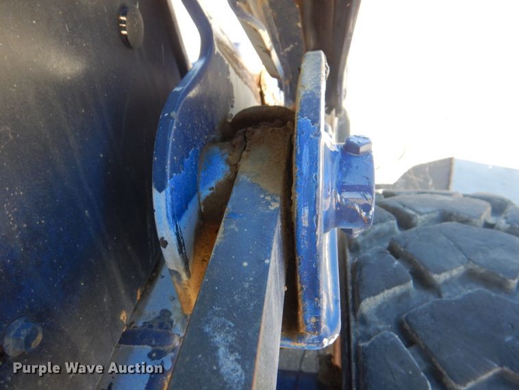 image for item JS9199 2011 Bobcat S185  skid steer loader