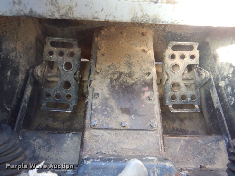 image for item JS9199 2011 Bobcat S185  skid steer loader