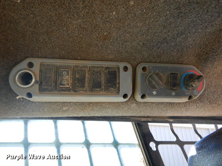 image for item JS9199 2011 Bobcat S185  skid steer loader