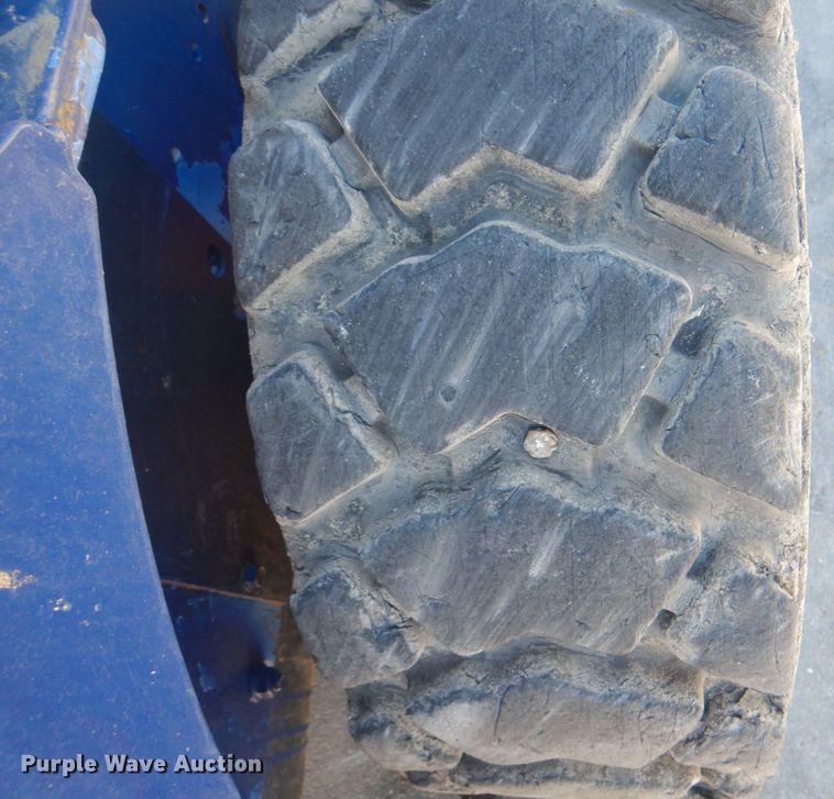 image for item JS9199 2011 Bobcat S185  skid steer loader