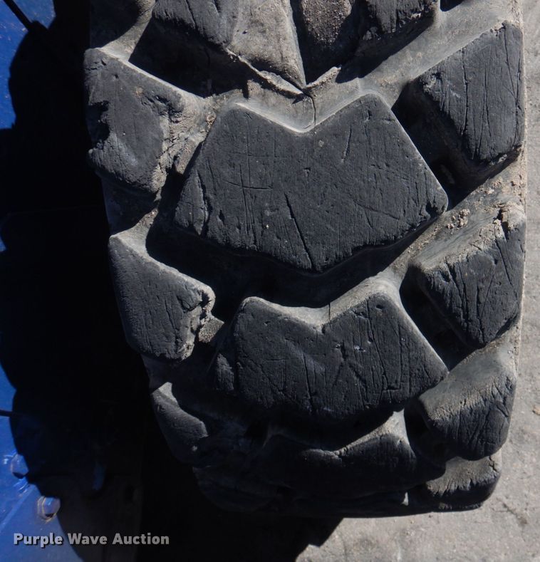 image for item JS9199 2011 Bobcat S185  skid steer loader