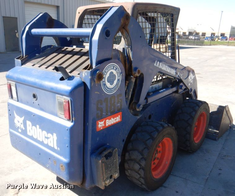 image for item JS9200 2010 Bobcat S185  skid steer loader