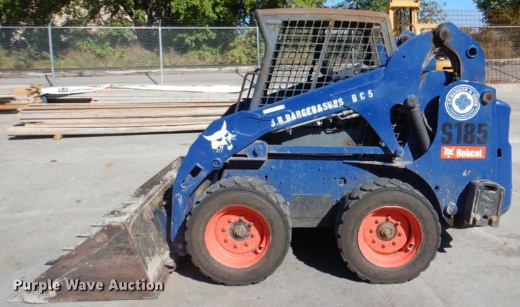 image for item JS9200 2010 Bobcat S185  skid steer loader