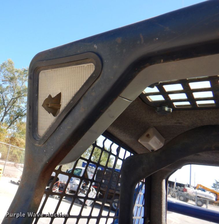 image for item JS9200 2010 Bobcat S185  skid steer loader