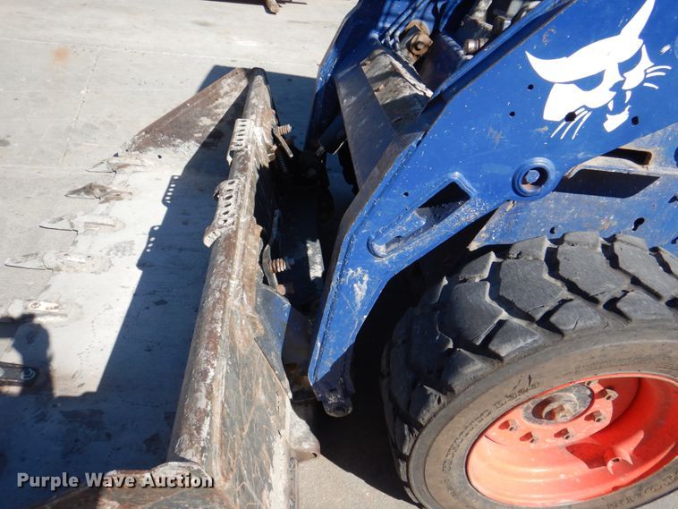 image for item JS9200 2010 Bobcat S185  skid steer loader