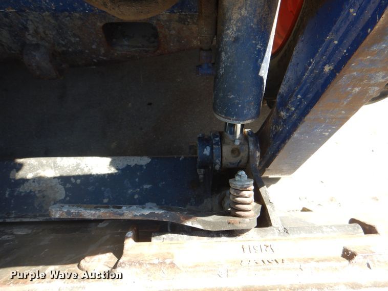 image for item JS9200 2010 Bobcat S185  skid steer loader