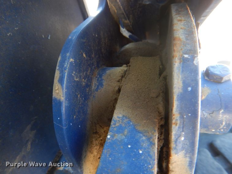 image for item JS9200 2010 Bobcat S185  skid steer loader