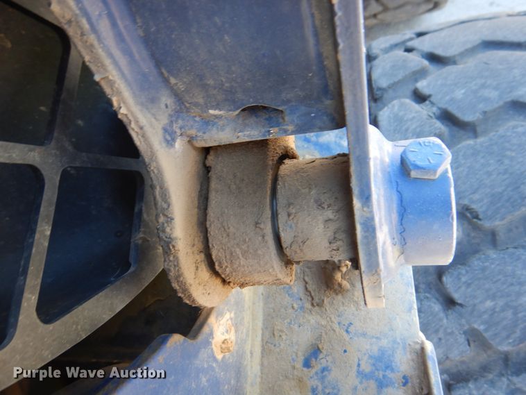 image for item JS9200 2010 Bobcat S185  skid steer loader