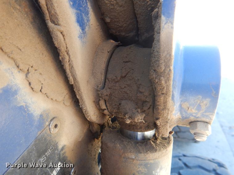 image for item JS9200 2010 Bobcat S185  skid steer loader