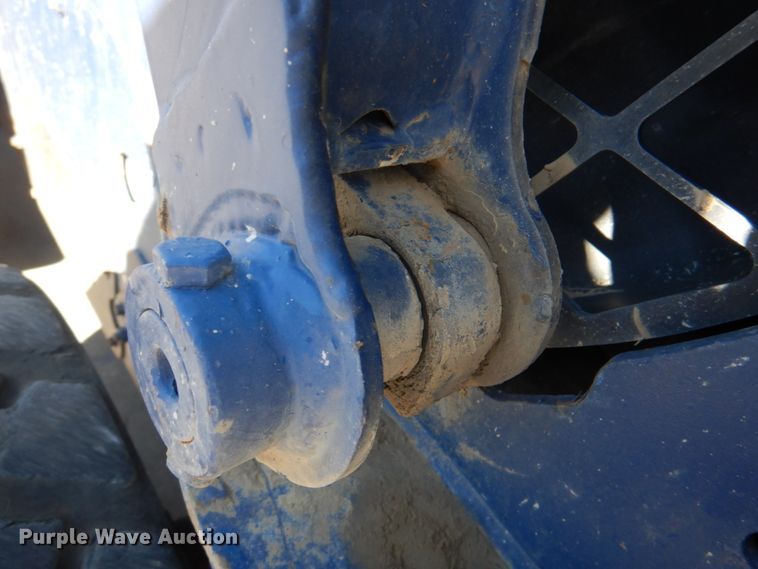 image for item JS9200 2010 Bobcat S185  skid steer loader