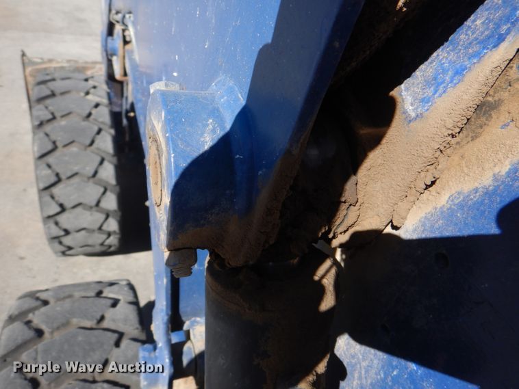 image for item JS9200 2010 Bobcat S185  skid steer loader