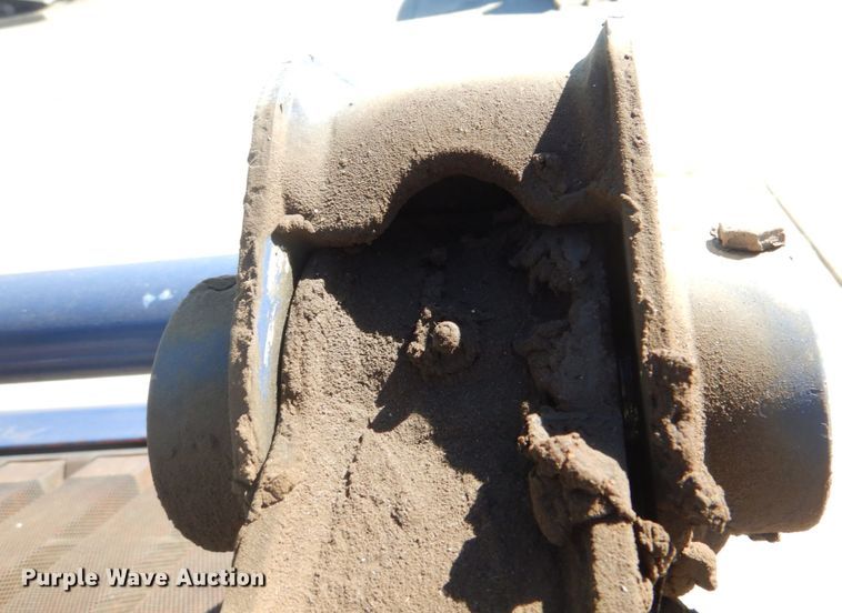 image for item JS9200 2010 Bobcat S185  skid steer loader