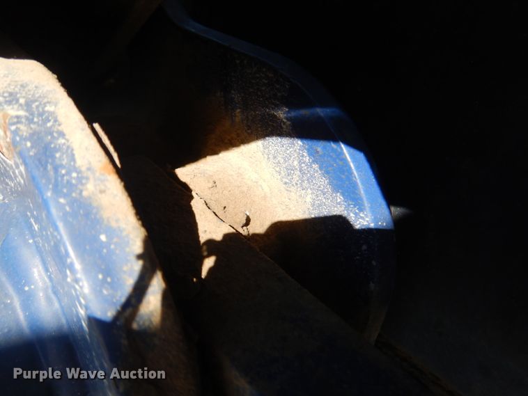 image for item JS9200 2010 Bobcat S185  skid steer loader