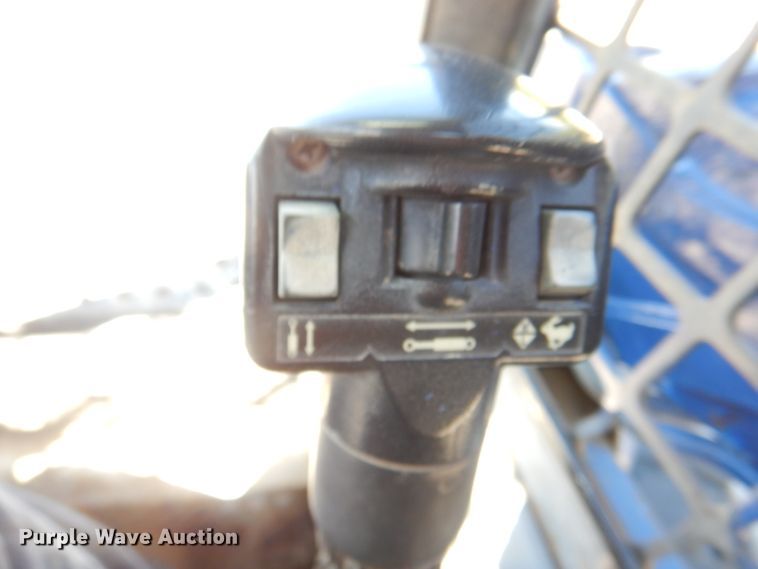 image for item JS9200 2010 Bobcat S185  skid steer loader