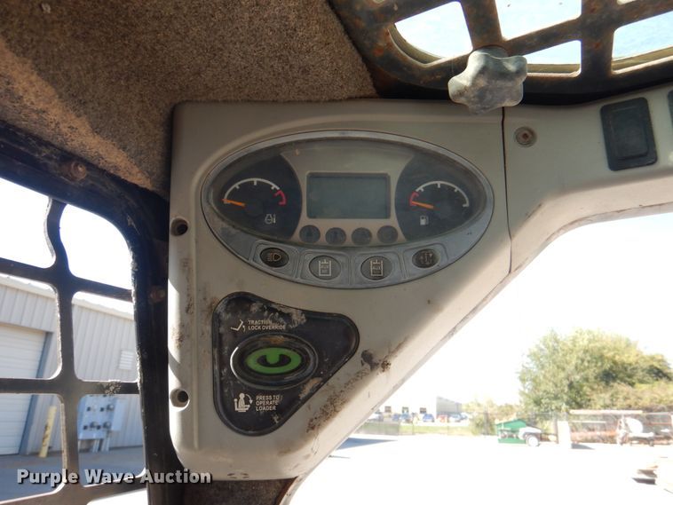 image for item JS9200 2010 Bobcat S185  skid steer loader