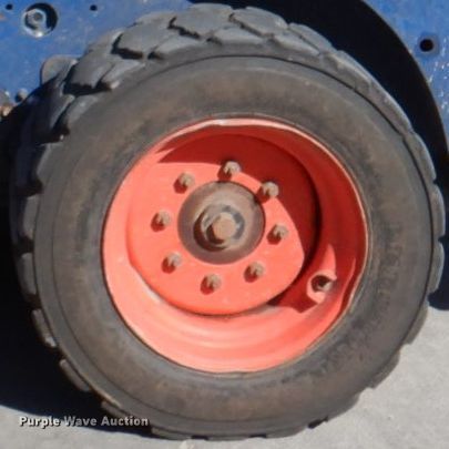 image for item JS9200 2010 Bobcat S185  skid steer loader