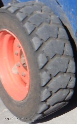 image for item JS9200 2010 Bobcat S185  skid steer loader