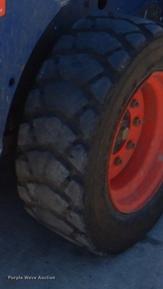 image for item JS9200 2010 Bobcat S185  skid steer loader