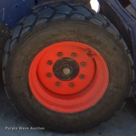 image for item JS9200 2010 Bobcat S185  skid steer loader