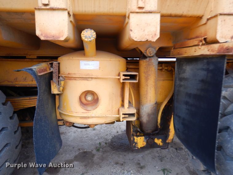 image for item JS9481 International 350  haul truck