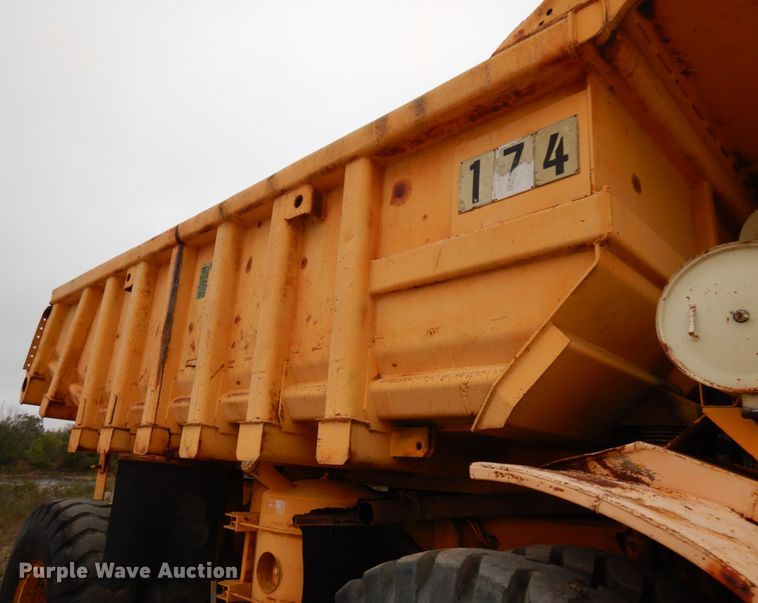 image for item JS9481 International 350  haul truck