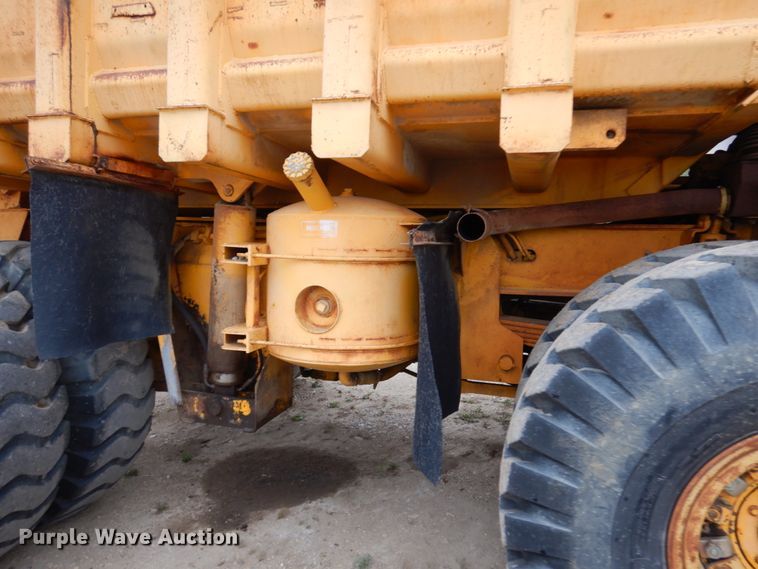 image for item JS9481 International 350  haul truck