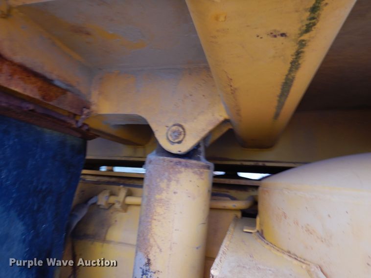 image for item JS9481 International 350  haul truck