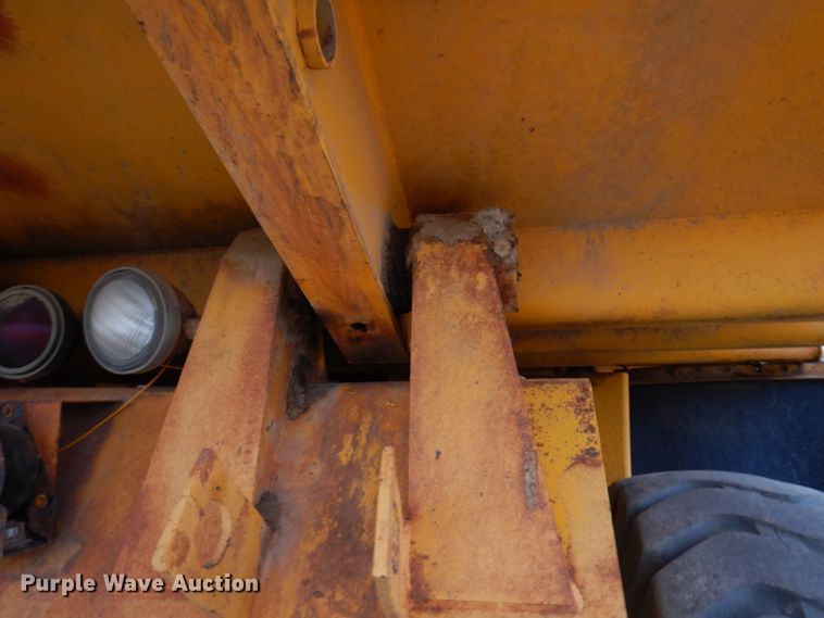 image for item JS9481 International 350  haul truck