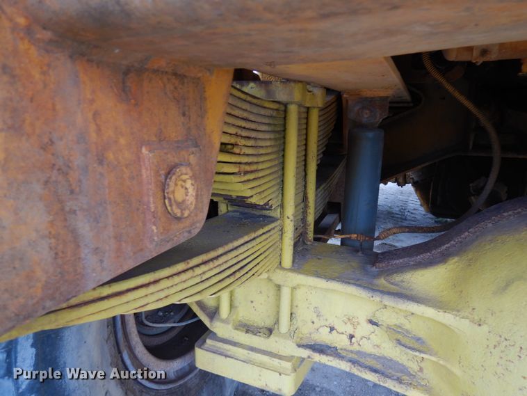 image for item JS9481 International 350  haul truck